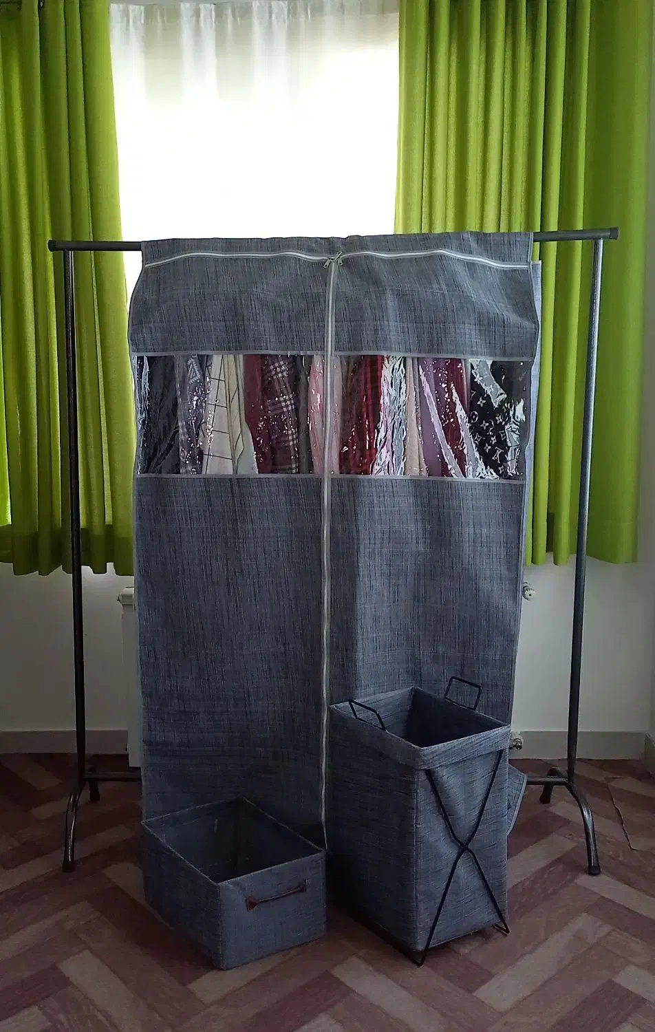 کاور رگال با جنس برزنت|بندرخت و رخت‌آویز|کلاردشت, |دیوار