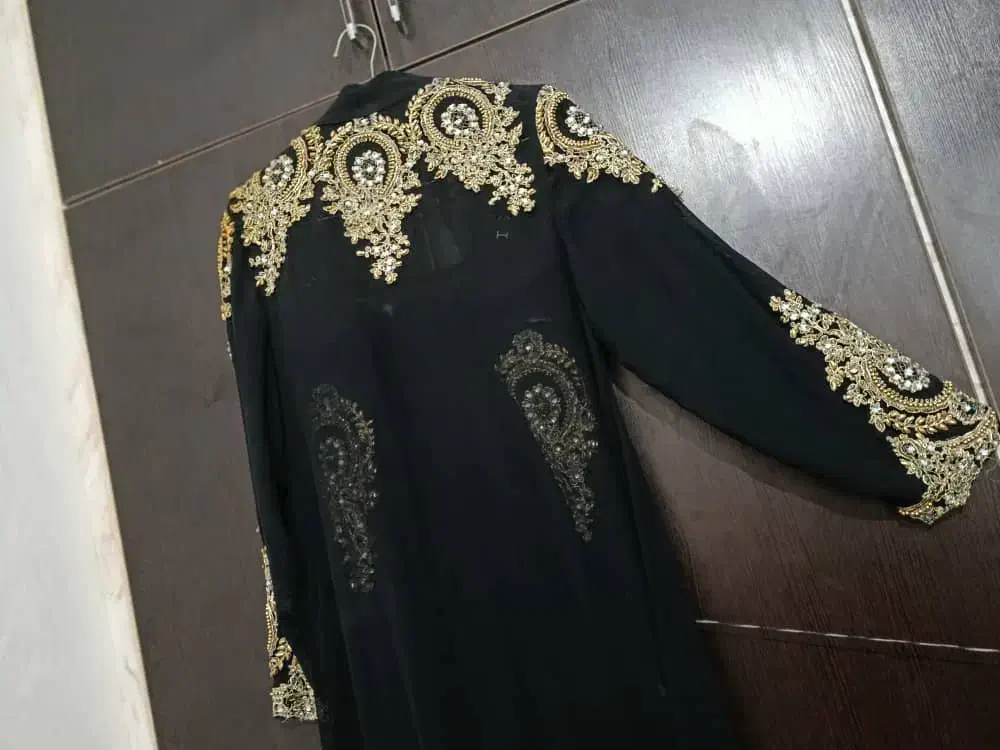 لباس مجلسی|لباس|بندر گناوه, |دیوار