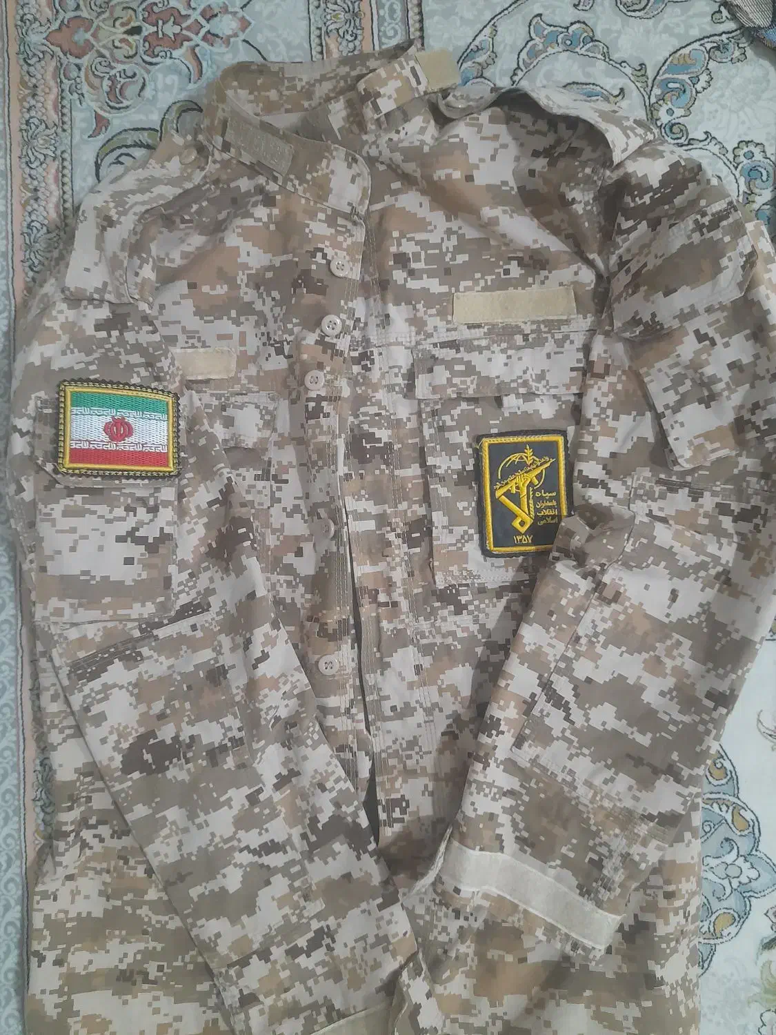 لباس نظامی خاکی|لباس|نیشابور, ناسیونال|دیوار