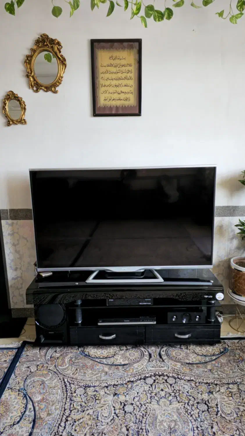 ال ای دی + میز ال ای دی|تلویزیون و پروژکتور|بانه, |دیوار