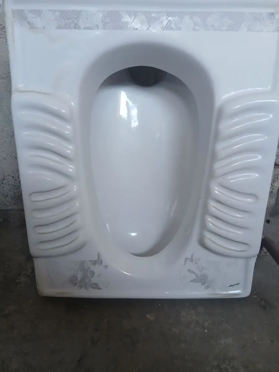 کاسه توالت در حد نو|لوازم سرویس بهداشتی|بندر انزلی, میان پشته|دیوار