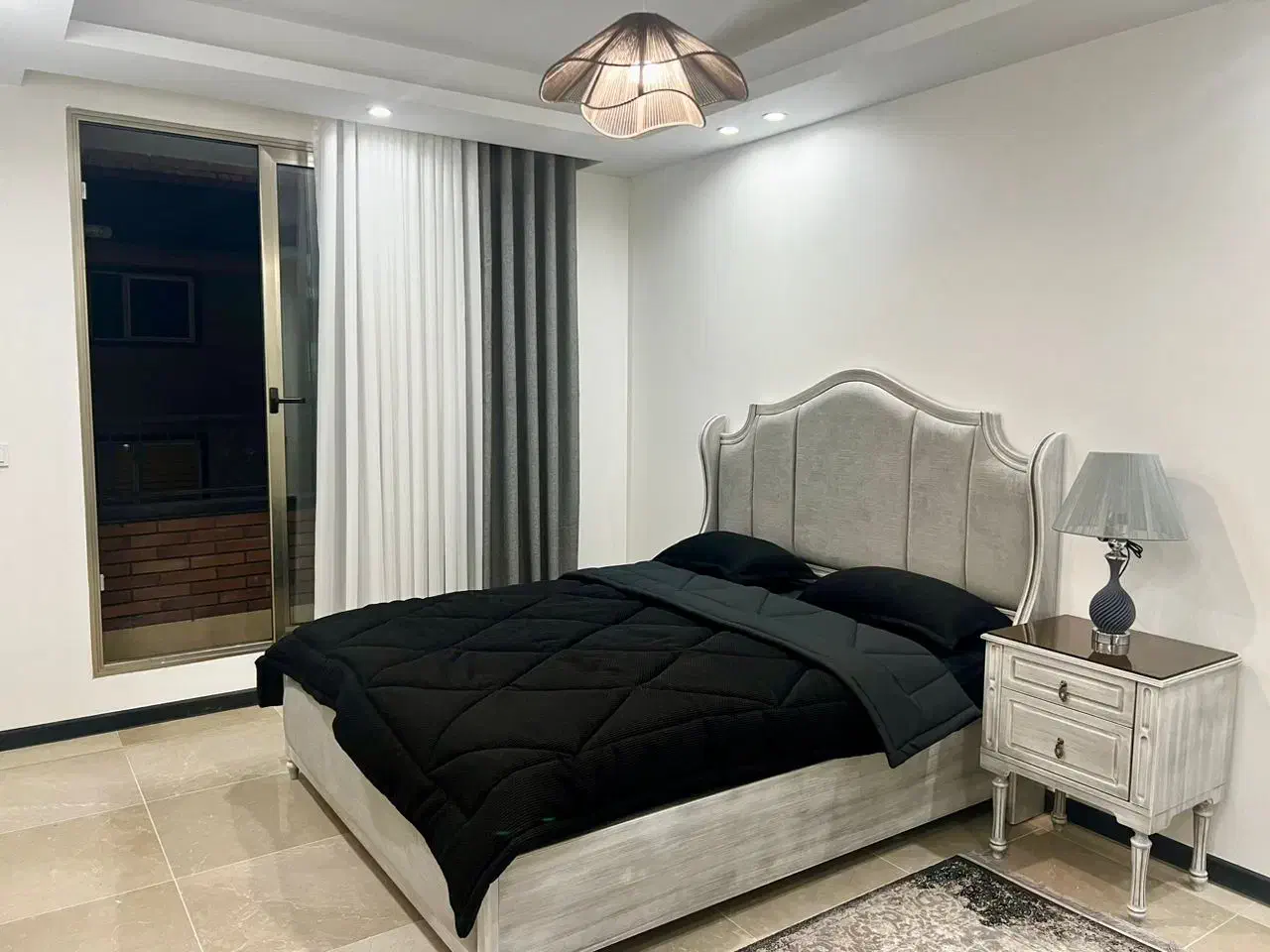 دو‌خوابه ۱۳۰ متری فوق‌تمیز در ساختمان تک‌واحدی|اجارهٔ کوتاه‌مدت آپارتمان و سوئیت|تهران, آسمان|دیوار