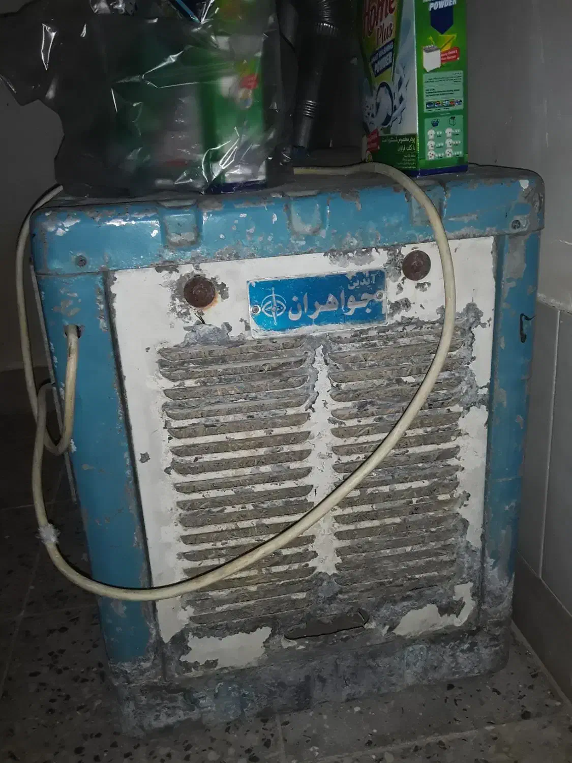 کولر ابی|کولر آبی|بروجرد, |دیوار