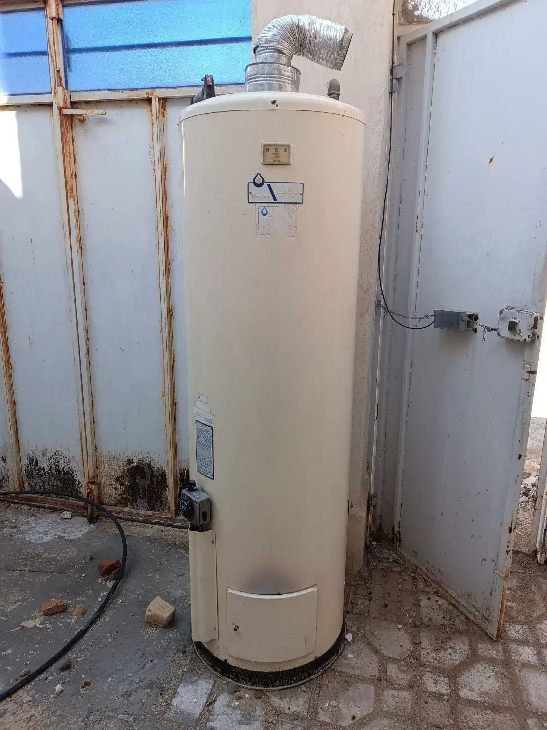 آبگرم کن 200لیتری در حد نو|آبگرمکن، پکیج، شوفاژ|جهرم, |دیوار