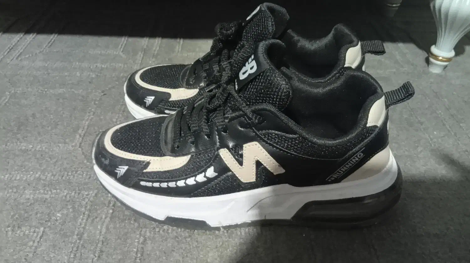 کفش اسپرت|کیف، کفش، کمربند|جهرم, |دیوار