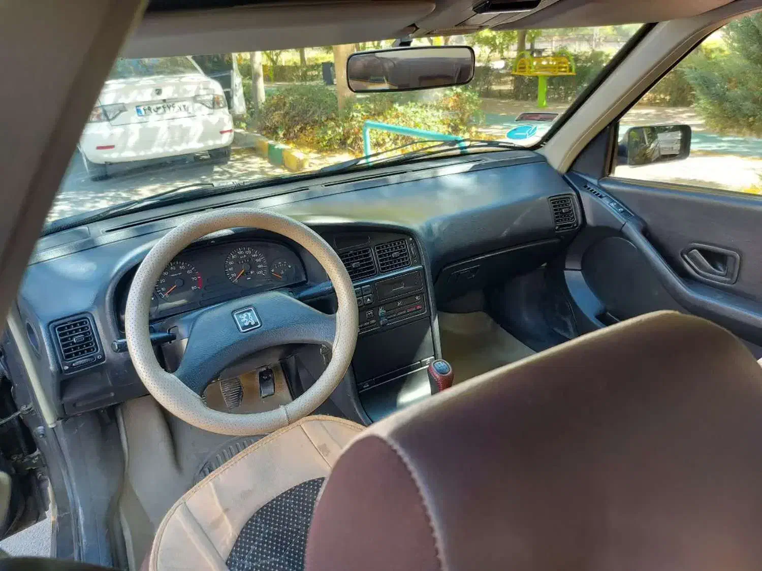 پژو 405 GLX مشکی متالیک مدل ۸۳|خودرو سواری و وانت|شیراز, فرگاز|دیوار