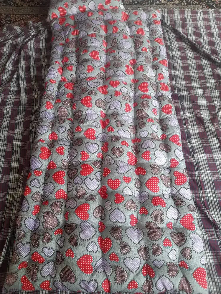 تشک وبالشت|رختخواب، بالش، پتو|خمینی‌شهر, |دیوار