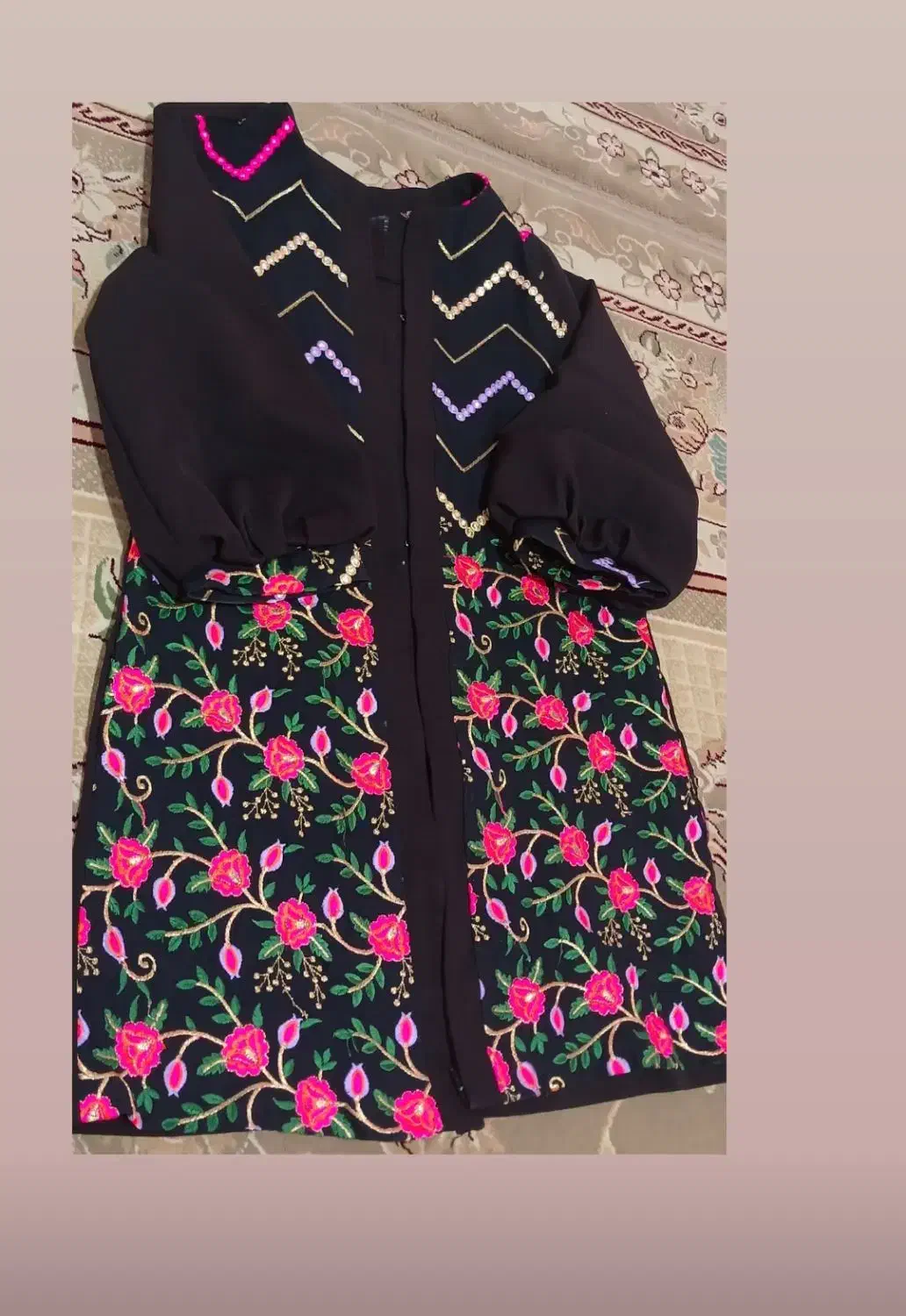 مانتو|لباس|دهدشت, |دیوار