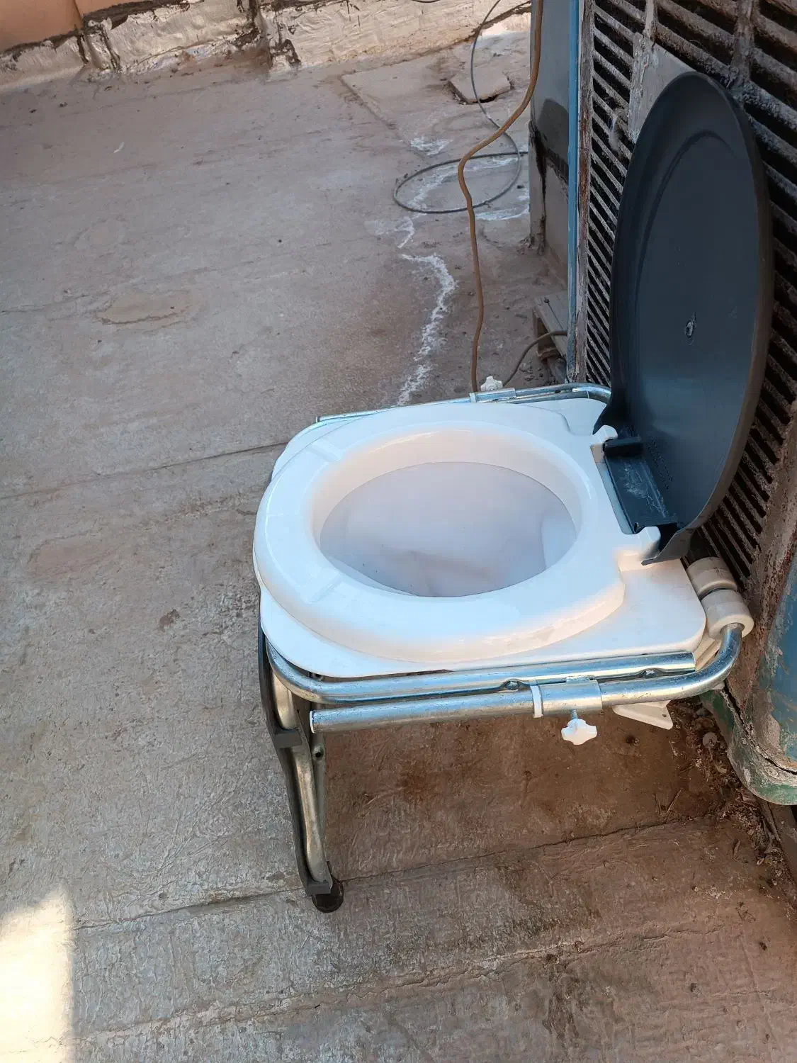 توالت فرنگی قابل نصب به دیوار|لوازم سرویس بهداشتی|چهارباغ, |دیوار