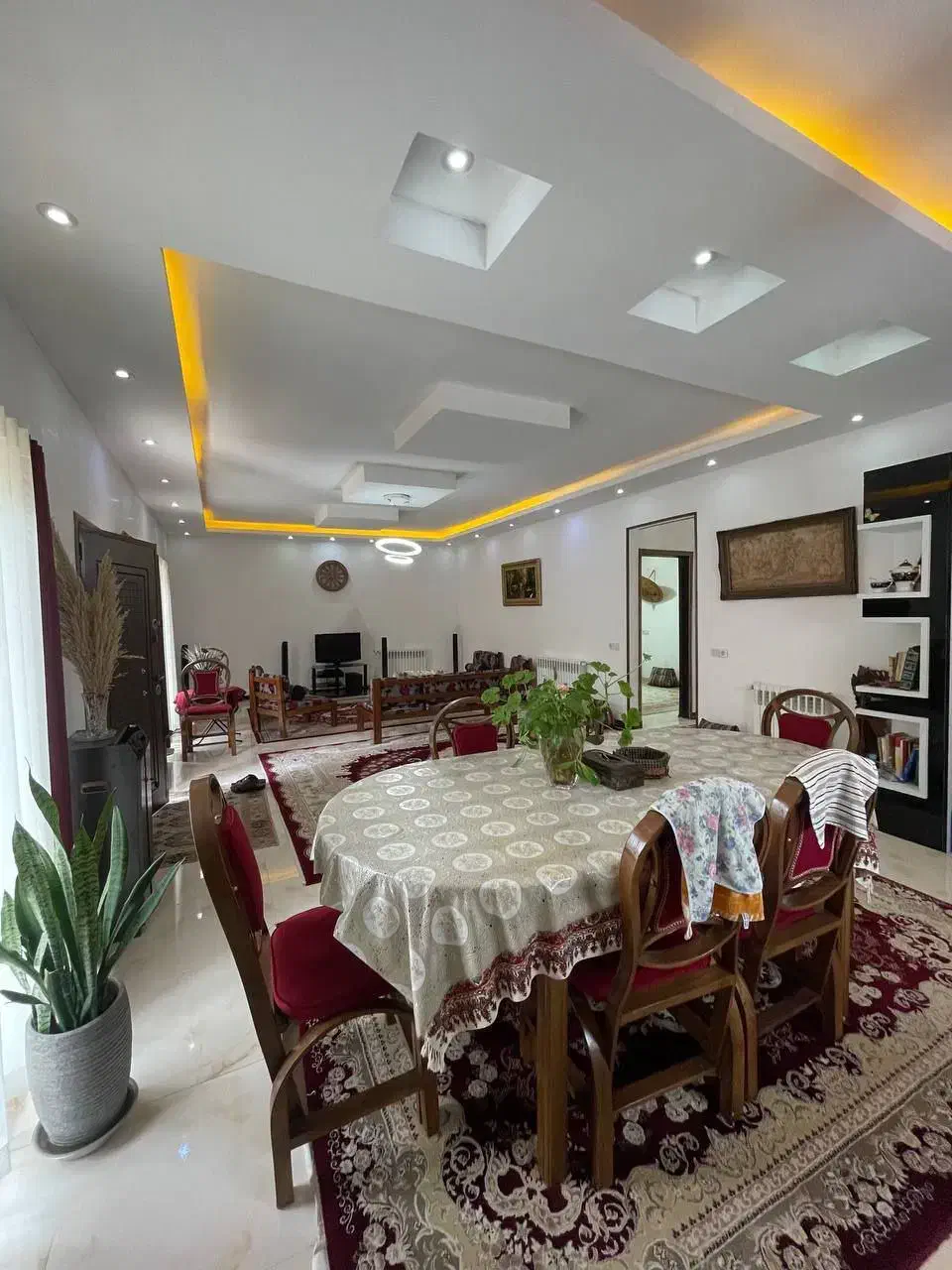 ویلاباغ همکف فولفرنیش۲۴۰م انشعابات نصب.سنددار|فروش خانه و ویلا|امامزاده عبدالله, |دیوار