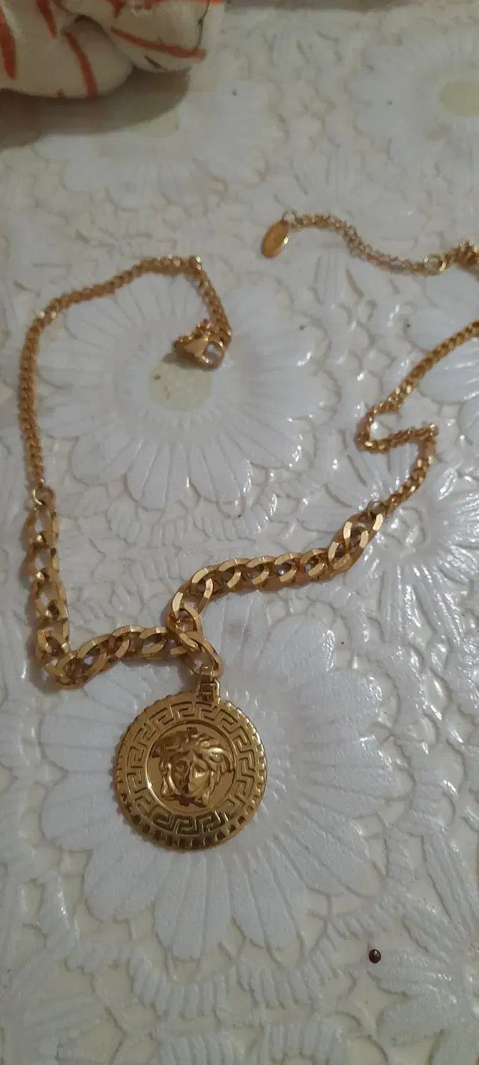 گردنبندو گوشواره استیل ورساچ نو|بدلیجات|تهران, باغ خزانه|دیوار