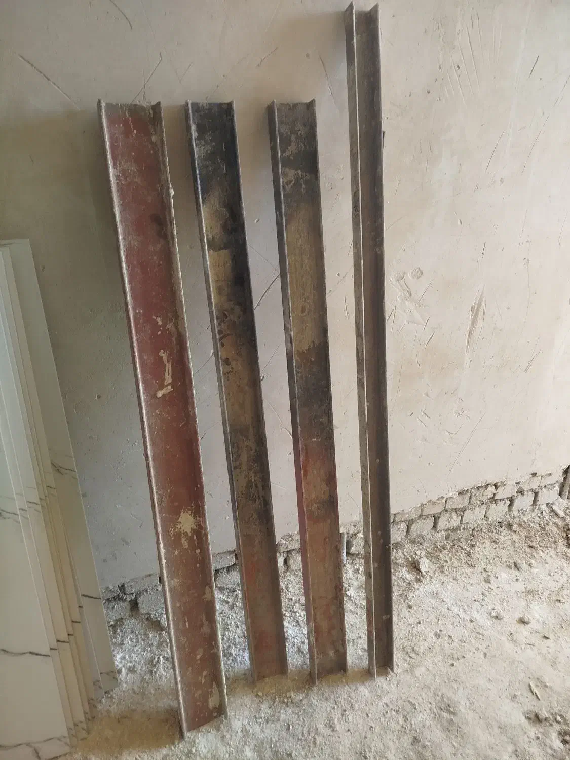 فروش چند تیکه تیر آهن|مصالح و تجهیزات ساختمان|ملایر, |دیوار