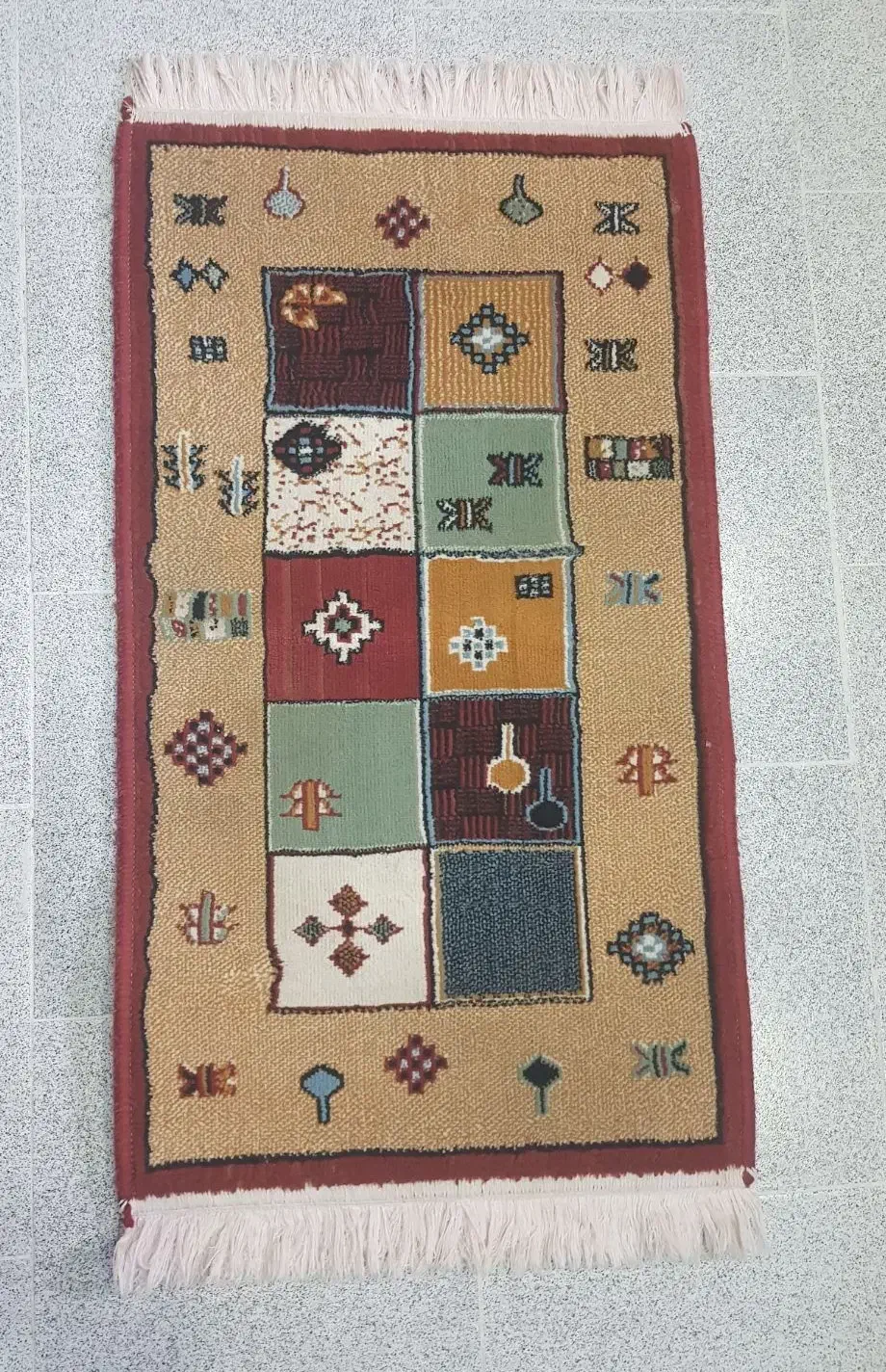 فرش ۶متری و ۳عدد پادری|فرش|رشت, رودباری|دیوار