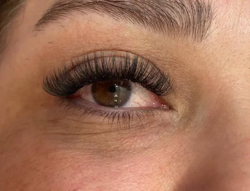 اکستنشن مژه ولیفت و لمینت مژه وابرو|خدمات آرایشگری و زیبایی|رشت, منظریه|دیوار