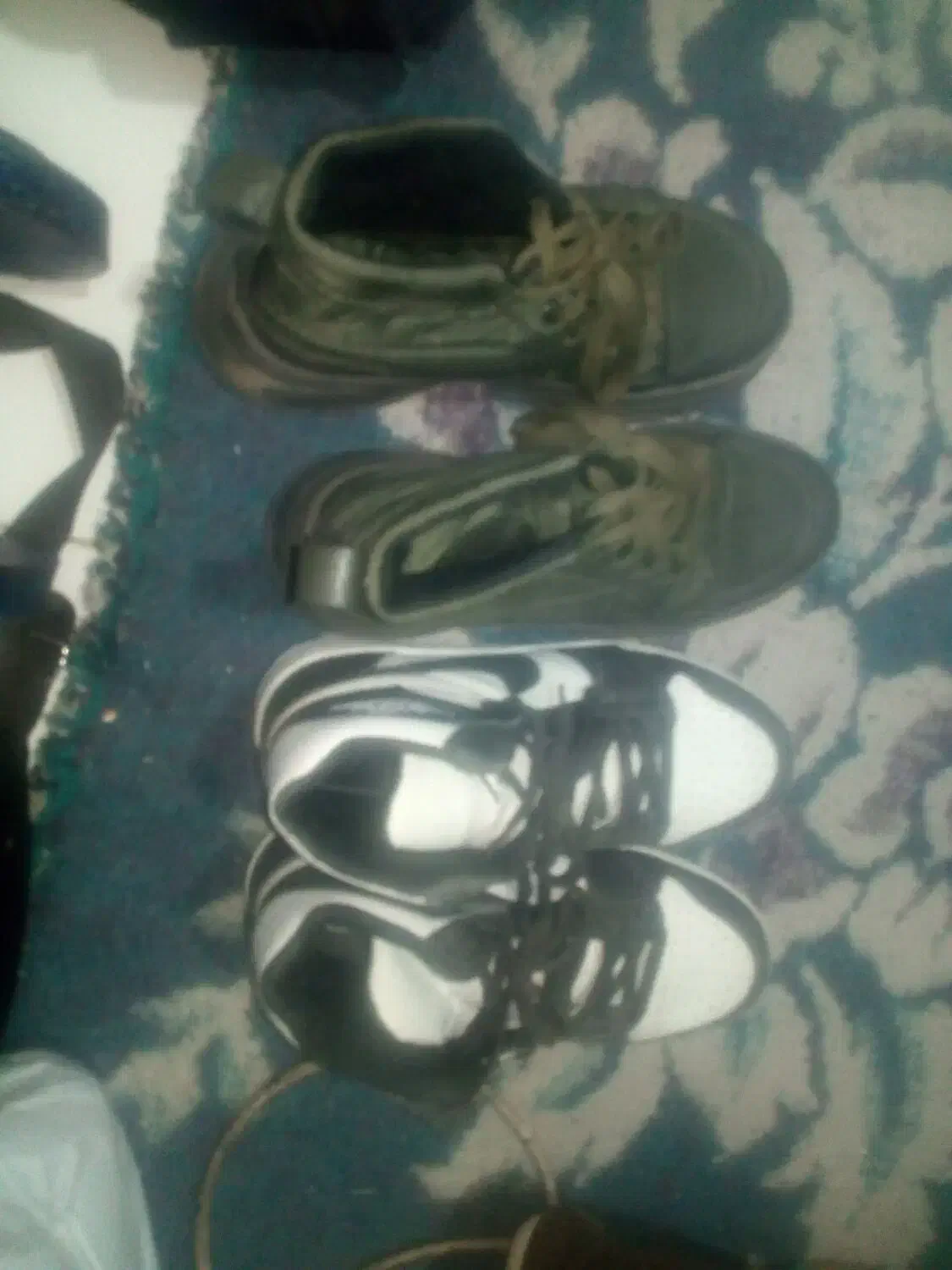 دو جفت کتونی و نیم بوت در حد نو|کیف، کفش، کمربند|کرج, شاهین‌ویلا|دیوار