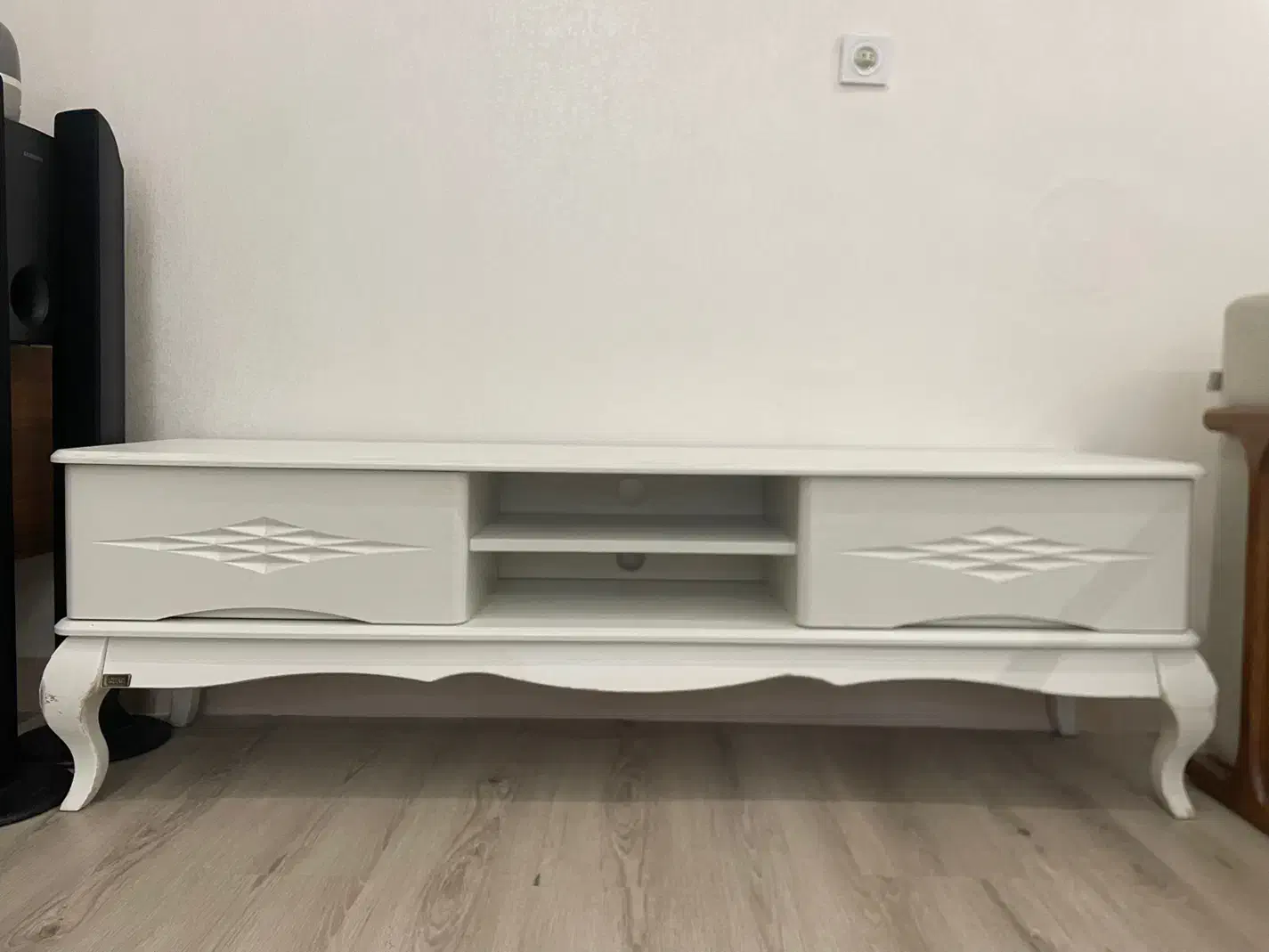 میز تی وی|میز تلویزیون|جم, |دیوار