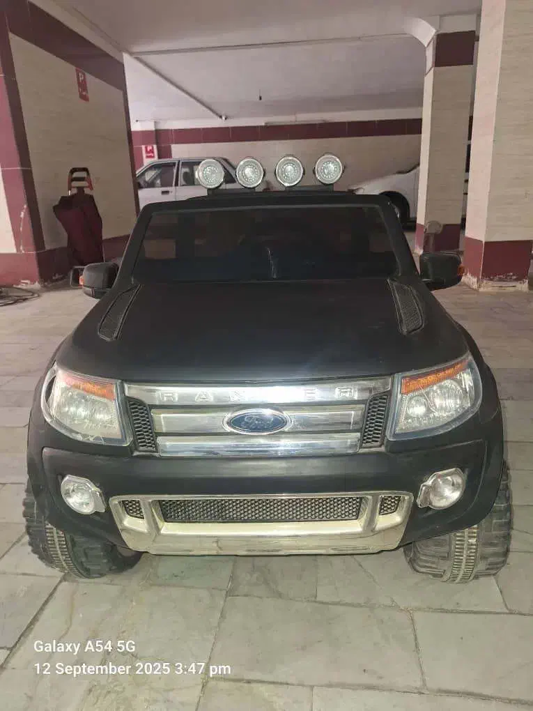 ماشین شارژی فورد کم کارکرد|اسباب‌بازی بچه|گلپایگان, |دیوار