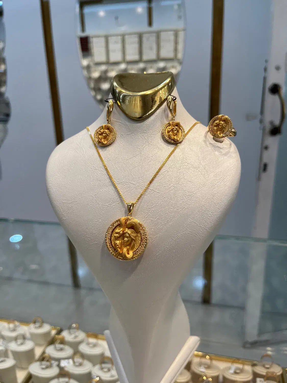 انواع نیم ست لوکس و شیک با اجرت کارگاهی|جواهرات|یزد, |دیوار