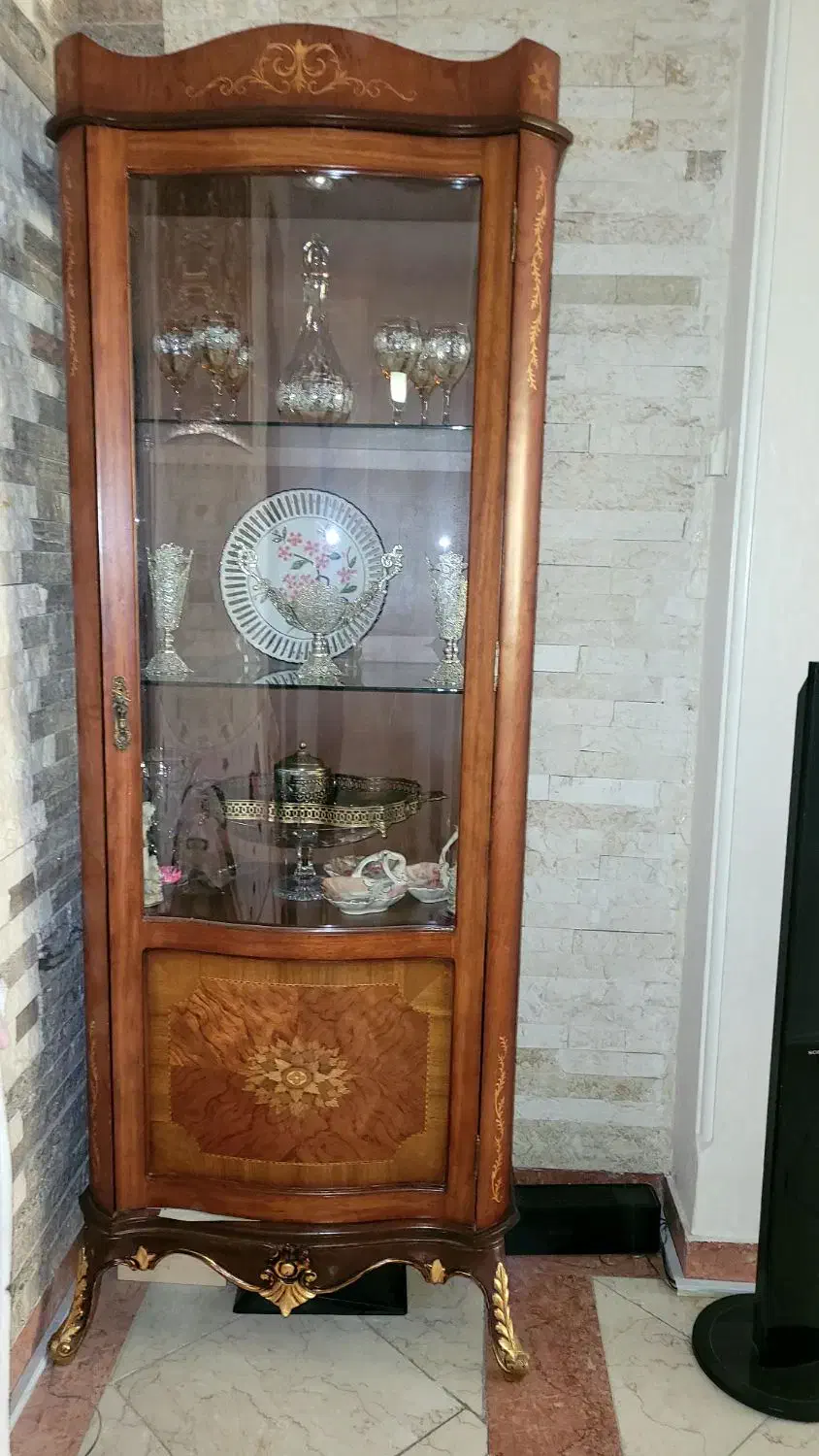 ویترین معرق قدی چوب راش|بوفه، ویترین، کنسول|تهران, سازمان آب|دیوار