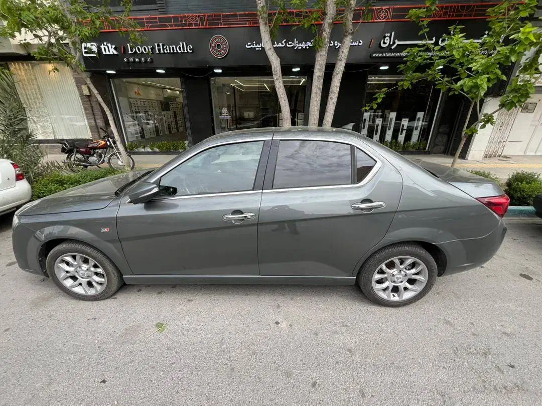 دنا پلاس اتومات توربو|خودرو سواری و وانت|اصفهان, تخت فولاد|دیوار