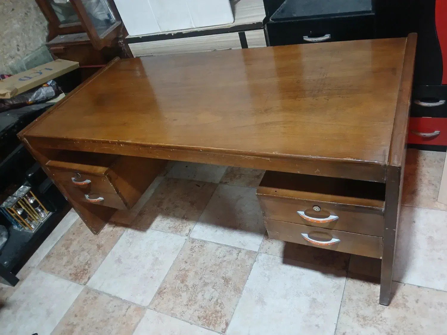 میز اداری چوب محکم با۴کشو|دفتر کار|خرمآباد, |دیوار