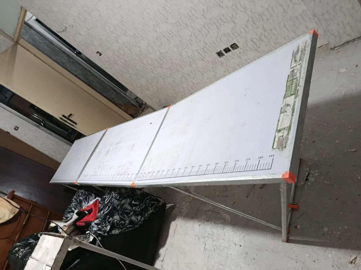 کاغذ دیواری میز کار|خدمات پیشه و مهارت|مشهد, ایمان|دیوار