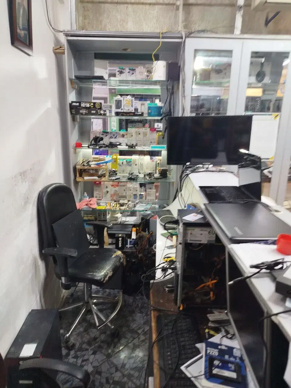 ۱۴ متر مغازه تجاری با سند عرصه و اعیان|فروش مغازه و غرفه|قم, صفائیه|دیوار