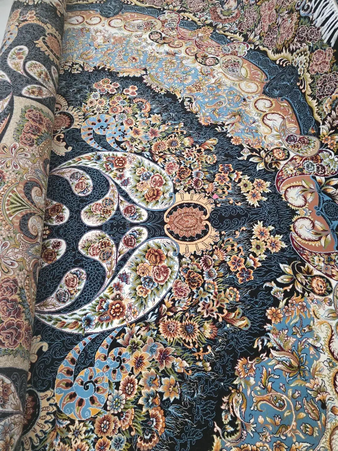 ۲ تخته فرش ۱۲ متری سرمه‌ای|فرش|ایرانشهر, |دیوار