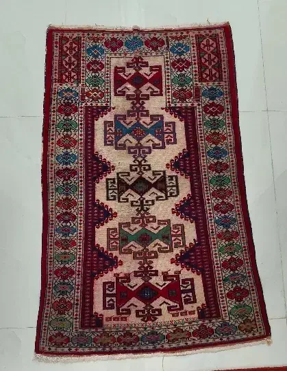 سه فقره فرش دستبافت با یک قالیچه دستبافت|فرش|تهران, وحیدیه|دیوار