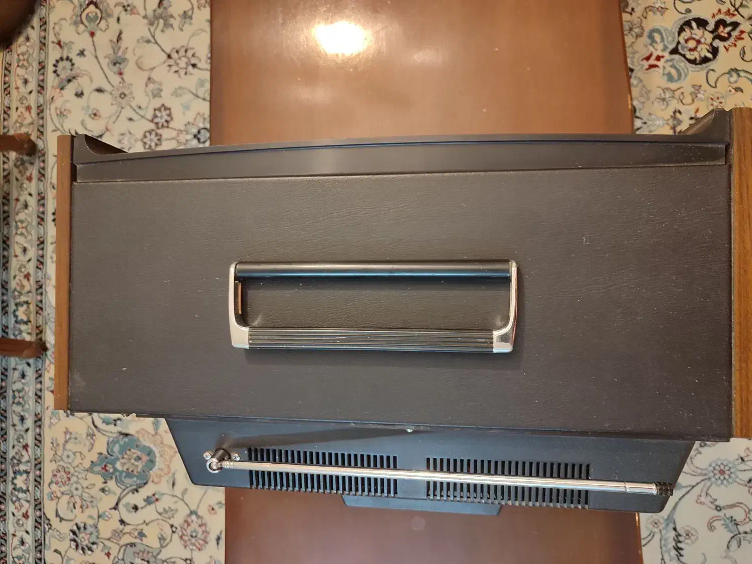 تلوزیون سیاه سفید نوستالژی عتیقه|کلکسیون اشیاء عتیقه|شیراز, وصال|دیوار