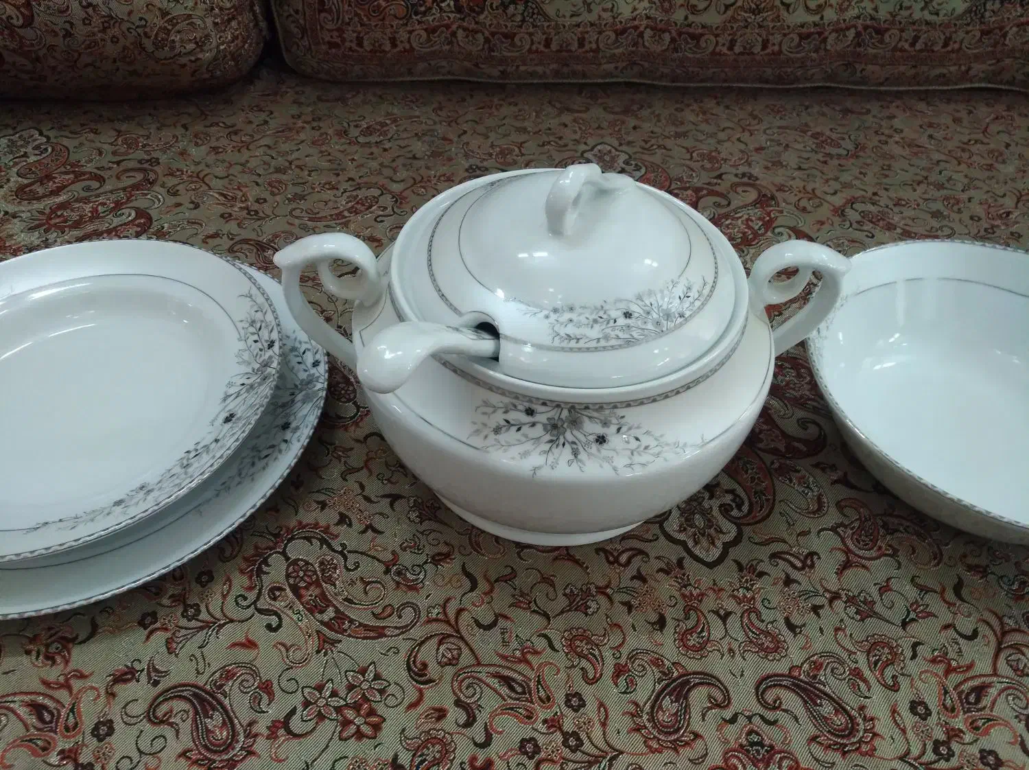 سرویس چینی پردیس صادراتی 105 پارچه خیلی تمییز|ظروف سرو و پذیرایی|زنجان, |دیوار