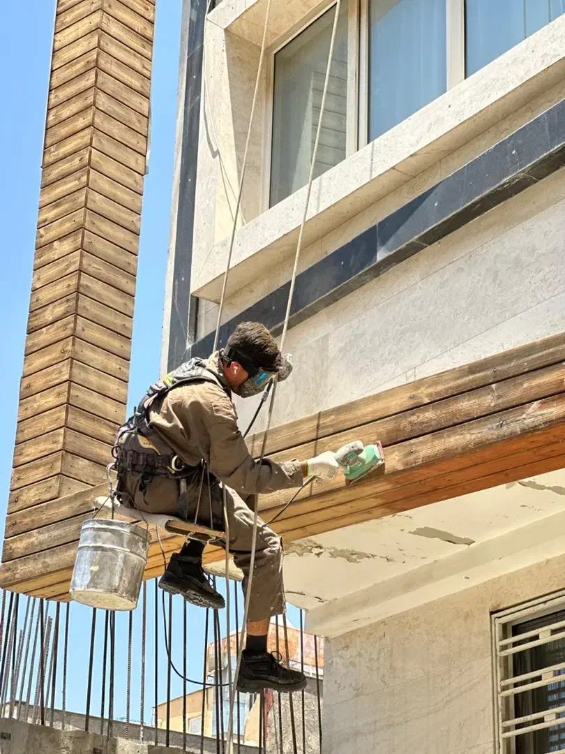 کار در ارتفاع عایق وآبندی پیچ رول پلاک کنیتکس|خدمات پیشه و مهارت|شیراز, شهرک گلدشت حافظ‎|دیوار