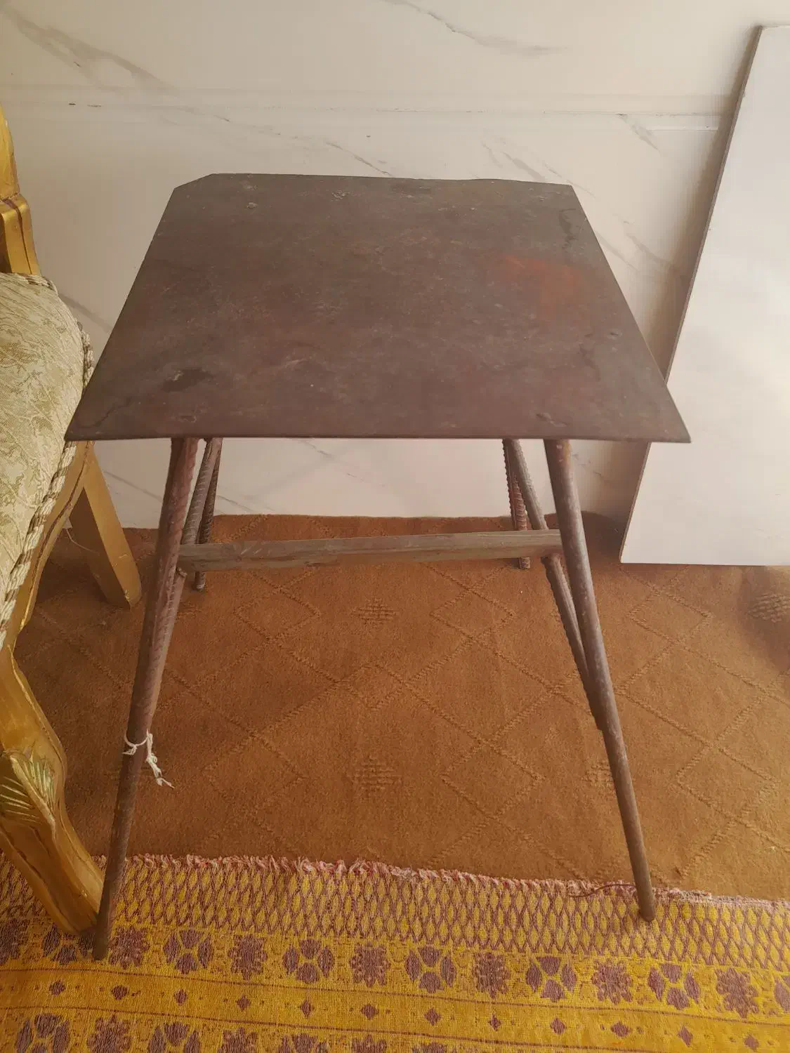 چهارپایه فلزی|صندلی و نیمکت|ارومیه, |دیوار