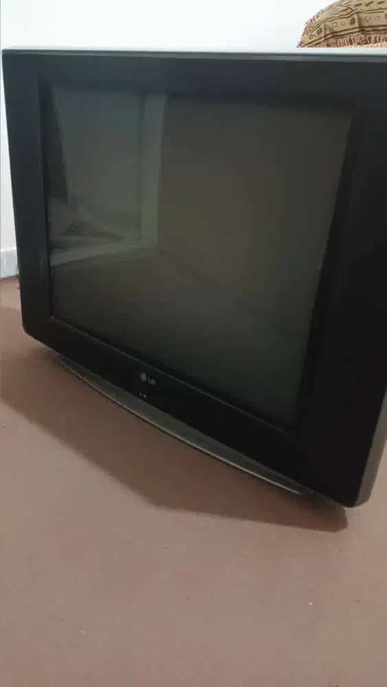 تلویزیون 29صفحه تخت|تلویزیون و پروژکتور|صدرا-فارس, فاز ۱|دیوار