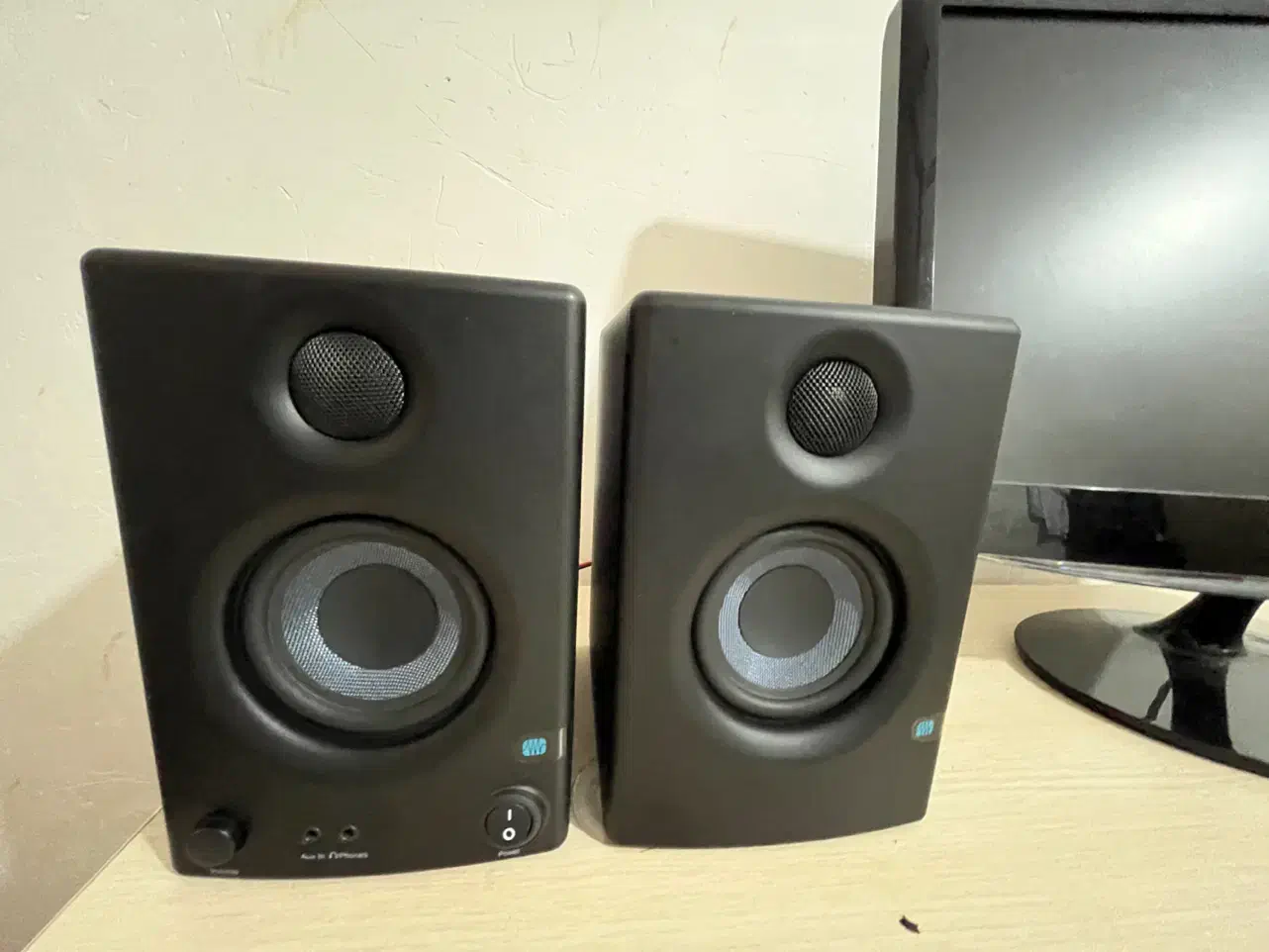 اسپیکر مانیتورینگ  eris E3.5نو نو|قطعات و لوازم جانبی رایانه|اهواز, کیانپارس |دیوار