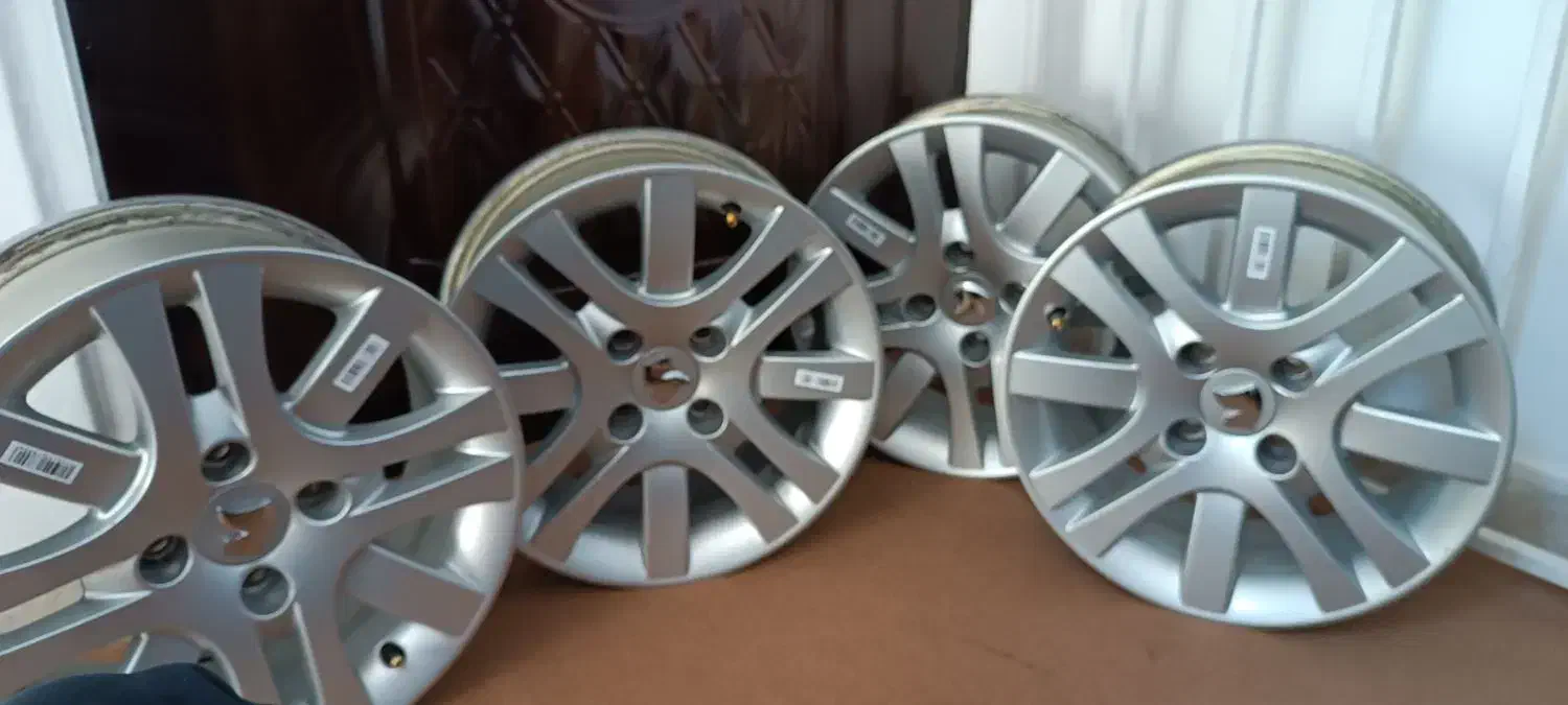 رینگ صلیبی.. لاستیک بارز|قطعات یدکی و لوازم جانبی|محمدشهر, ولدآباد|دیوار