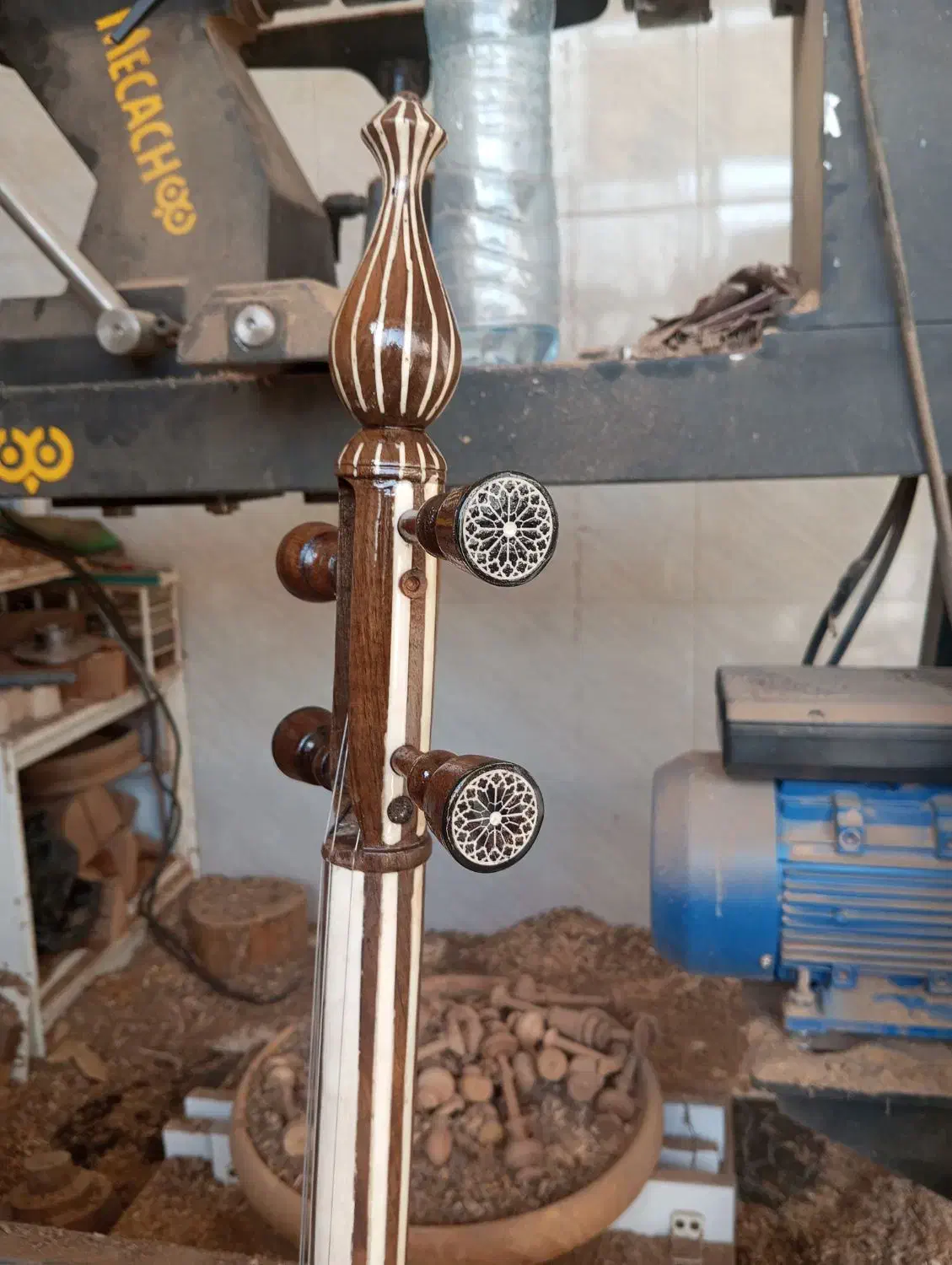 فوق العاده|سازهای سنتی|خرمآباد, |دیوار