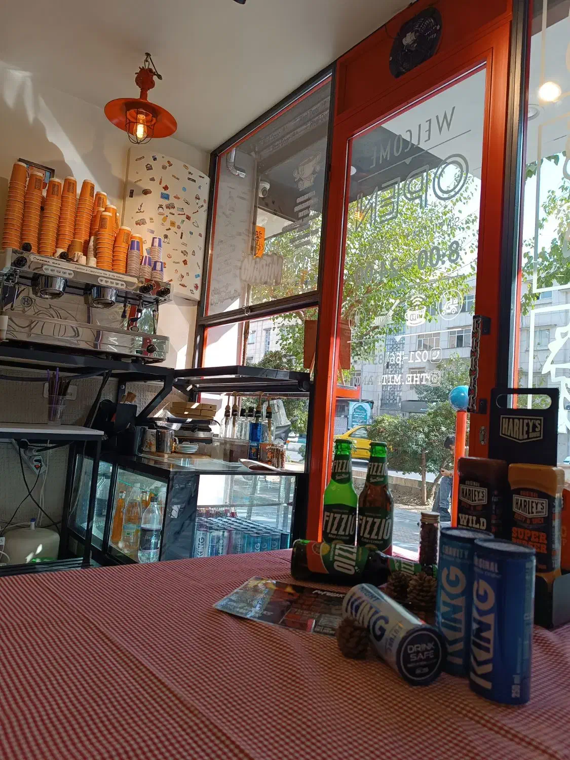 نیرو جوان|استخدام خدمات فروشگاه و رستوران|تهران, میدان ولیعصر|دیوار