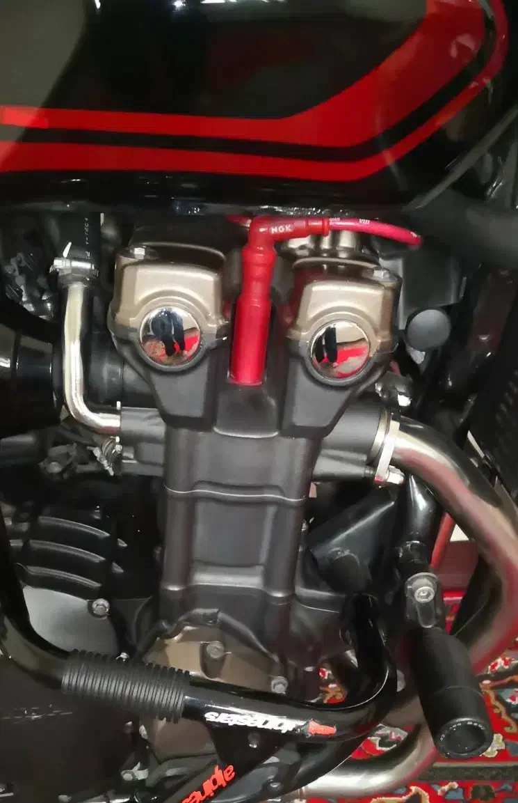 CB1300 sp|موتورسیکلت|تهران, آبشار تهران (دریاچه)|دیوار