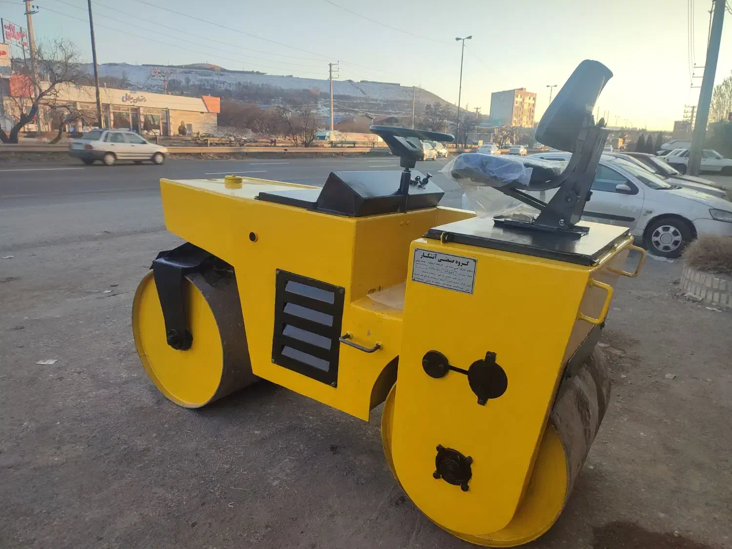 غلطک آهنی  و لاستیکی آسفالت|ماشین‌آلات صنعتی|تبریز, |دیوار