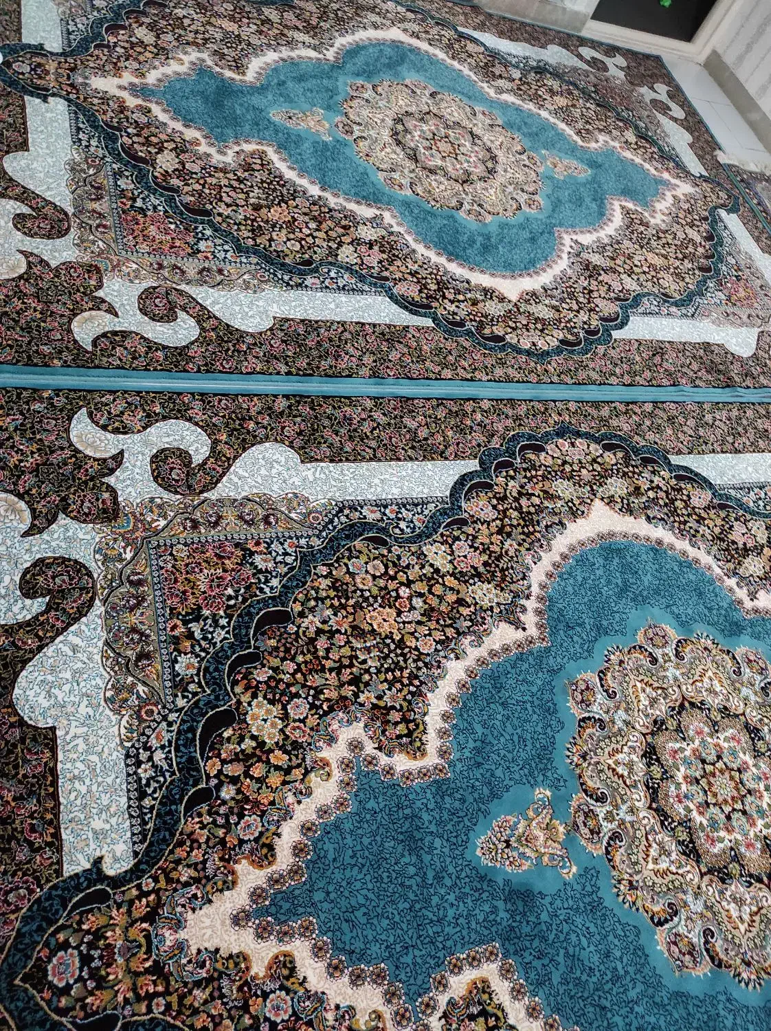 سه تخته فرش ۹ متری ۷۰۰ شانه|فرش|گلستان (تهران), |دیوار