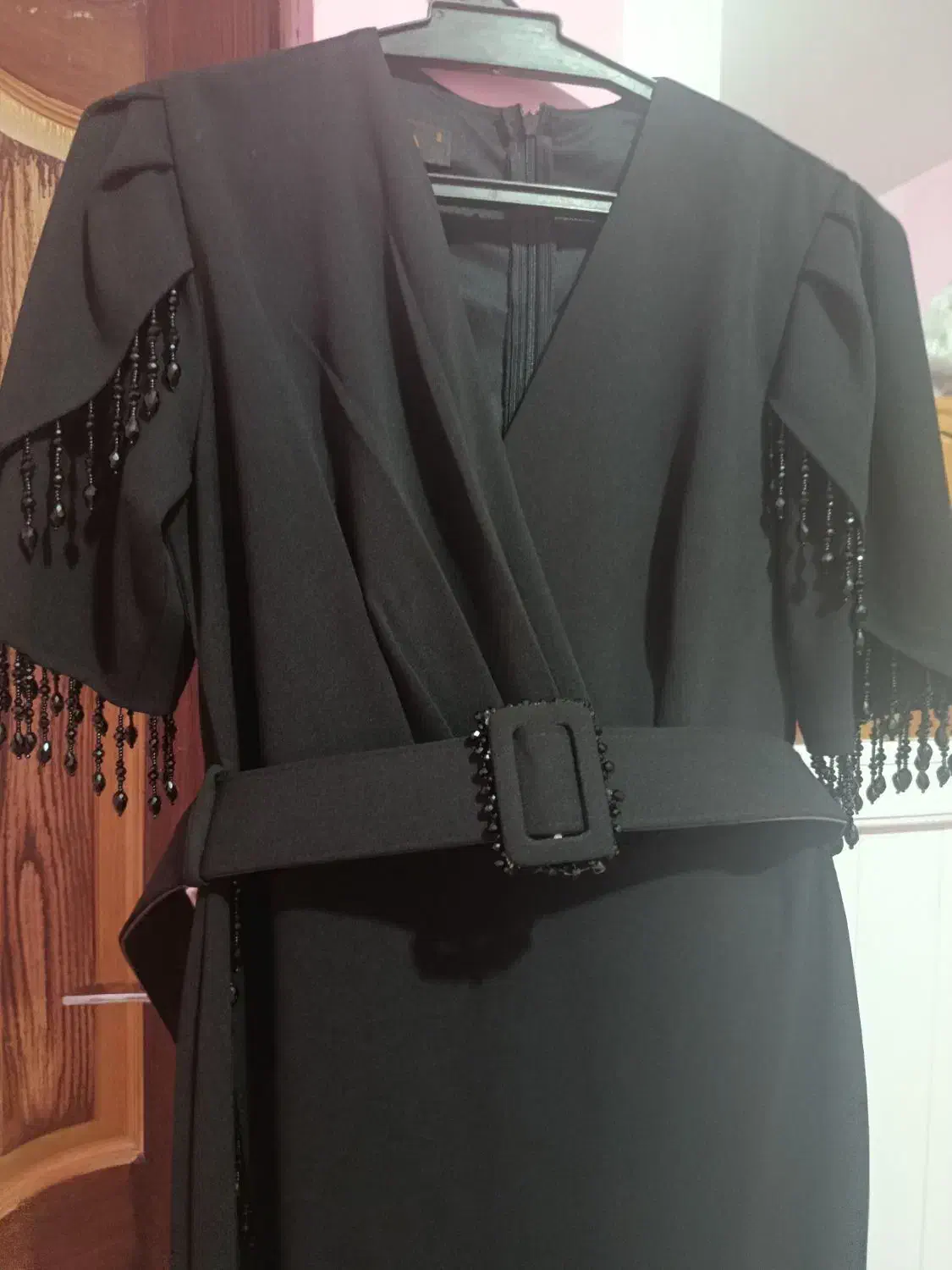 لباس مجلسی|لباس|پیر بکران, |دیوار