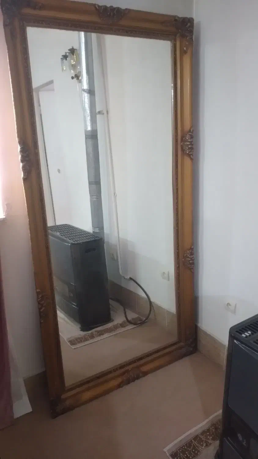 آیینه|آینه|فردیس, فردیس|دیوار