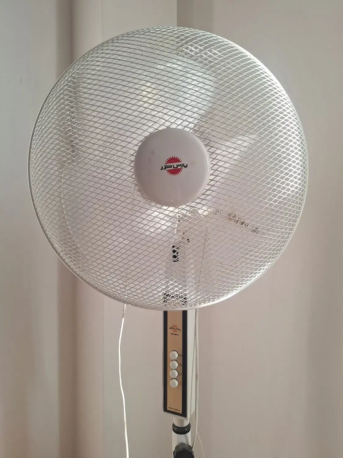 پنکه ایستاده پارس خزر|پنکه و تصفیه‌کنندهٔ هوا|گنبد کاووس, |دیوار