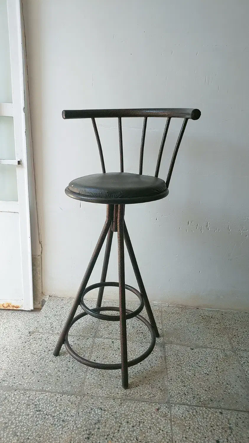 صندلی چرخشی|صندلی و نیمکت|زرقان, |دیوار