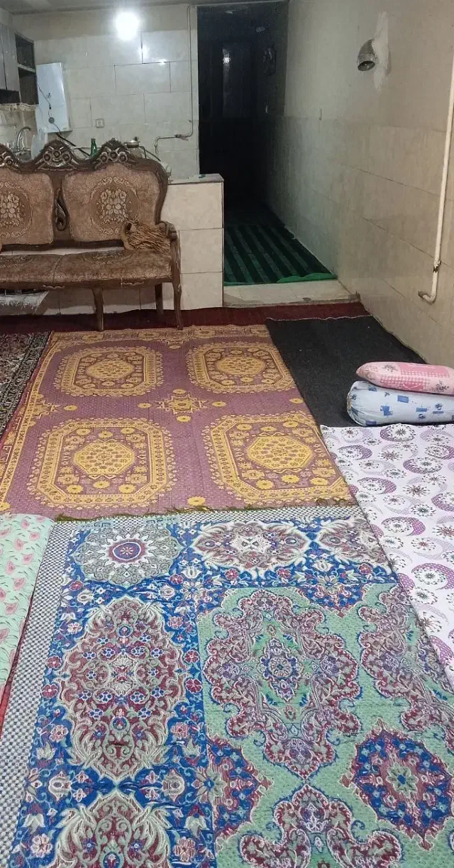 خانه همکف و سوییت روزانه تعدادکم. وزیاد تا30نفر|اجارهٔ کوتاه‌مدت آپارتمان و سوئیت|کرمان, |دیوار