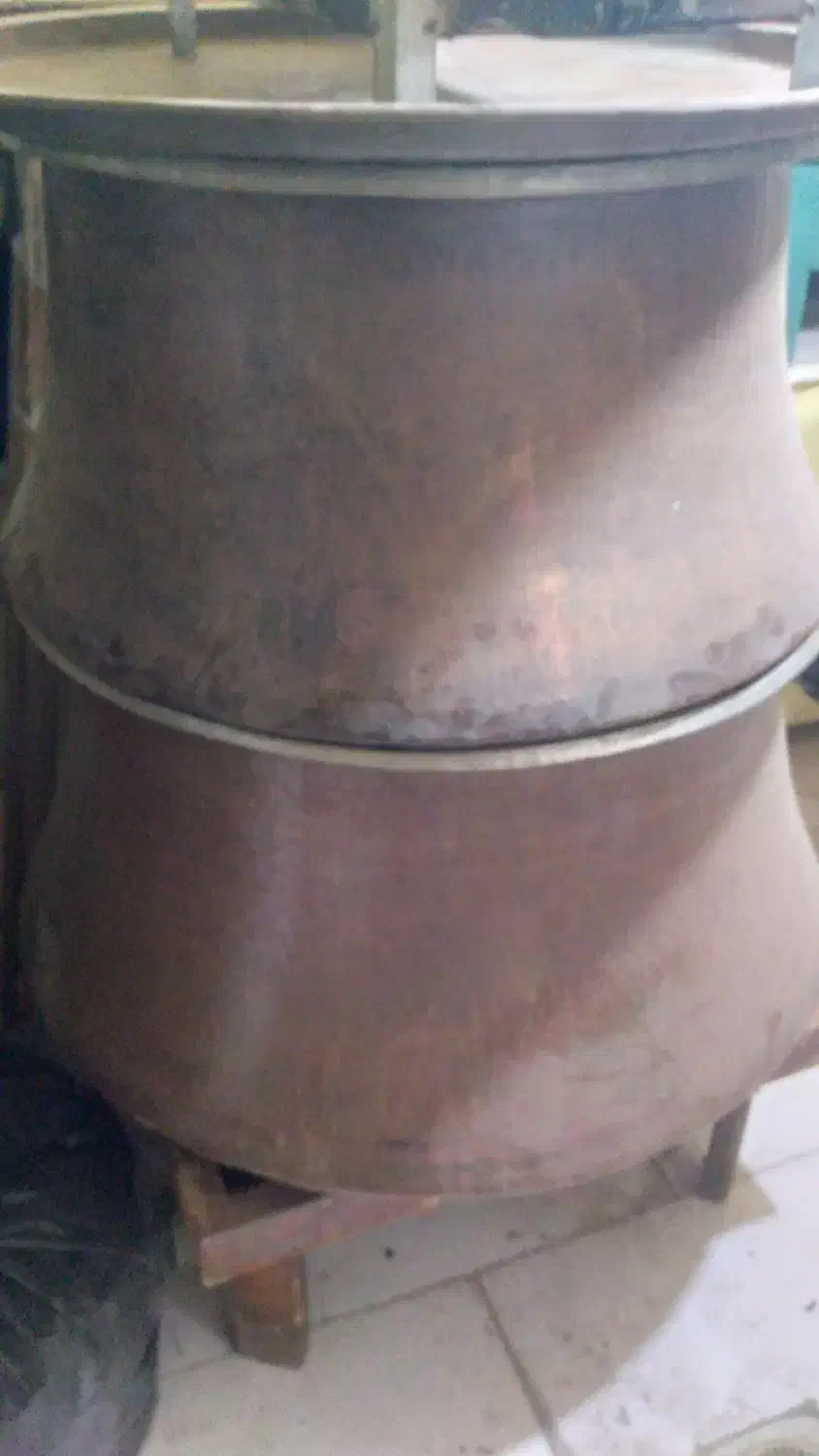 دیگ مسی|ظروف پخت‌وپز|اصفهان, قلعه طبره|دیوار