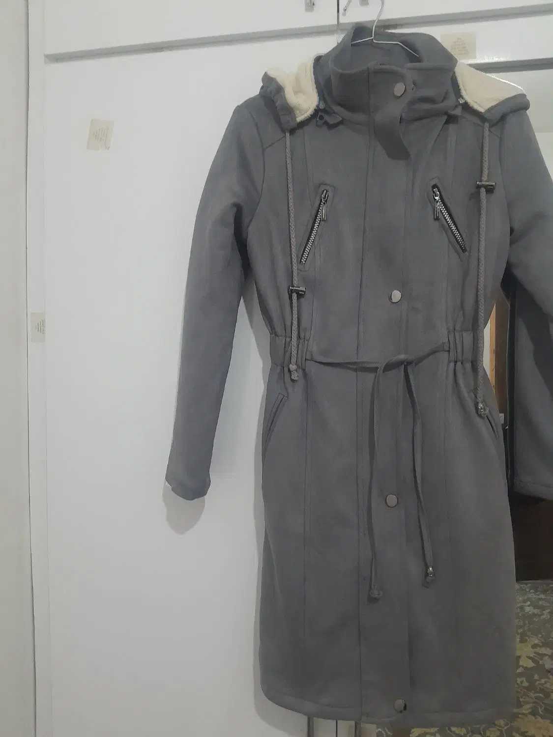 پالتونو|لباس|مشهد, فدک|دیوار