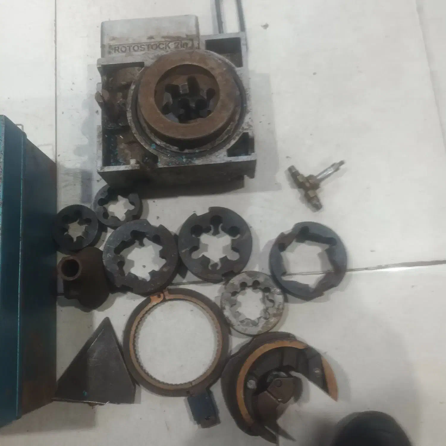 حدیده قدیمی انگلیسی ۲۰کیلویی،۲اینچ|ابزارآلات|رشت, فلسطین|دیوار