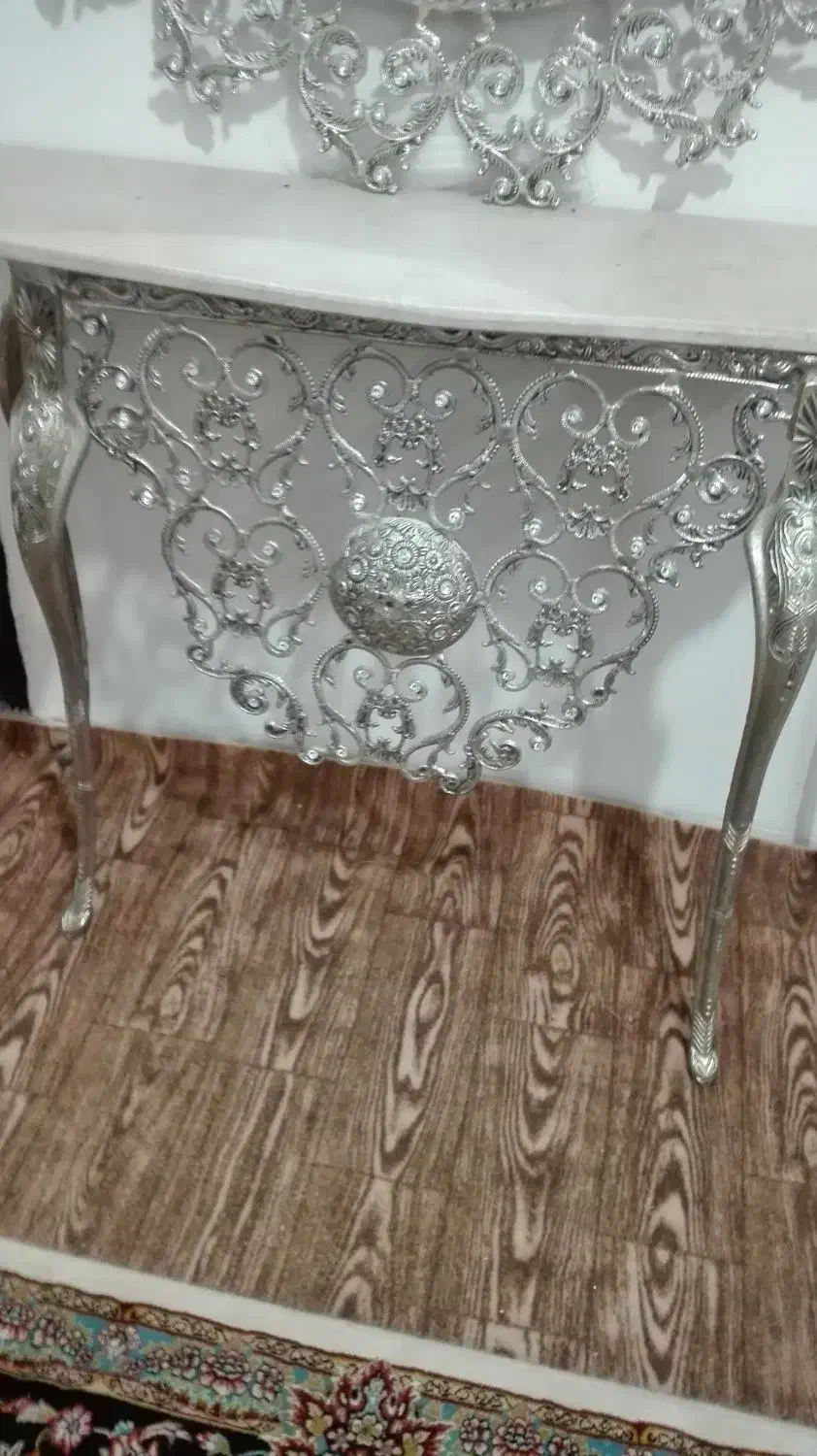 آینه و پایه سالم|آینه|مشهد, مشکینی (شهرک غرب)|دیوار